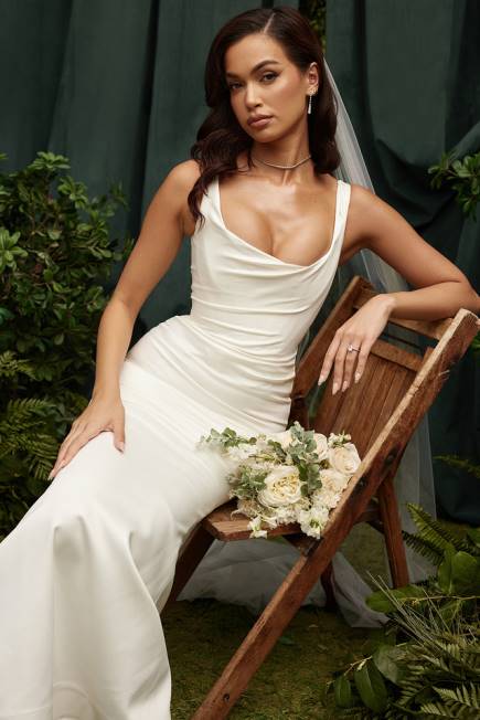bryllup emilie off white sateng havfrue brudekjole House of CB J6RL1141