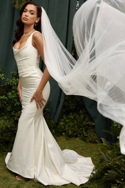 bryllup emilie off white sateng havfrue brudekjole House of CB J6RL1141
