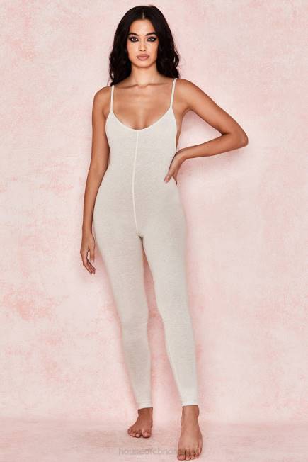 klær zahara milk marl jumpsuit med lav rygg House of CB J6RL1064