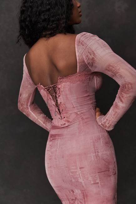 klær seraphina korsettkjole med rosa print House of CB J6RL151