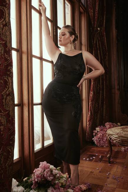 klær amirah sort mesh krystallpyntet midikjole House of CB J6RL367