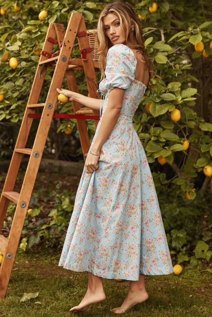 klær tallulah blå vintage floral midikjole med puffermer House of CB J6RL572