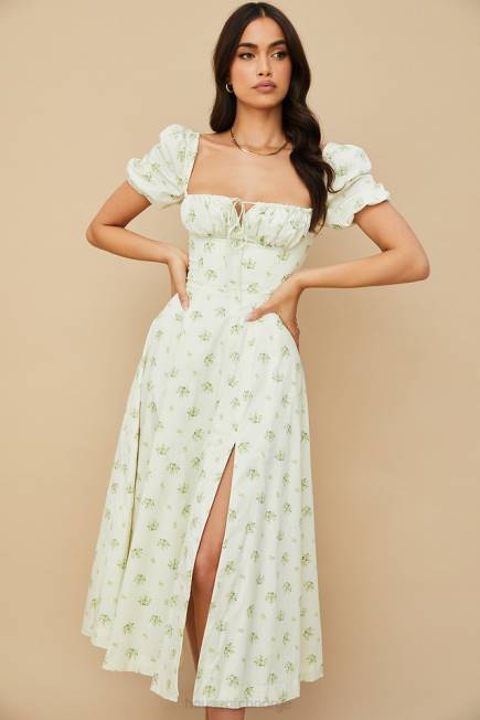 klær tallulah elfenbensblomstret midikjole med puffermer House of CB J6RL561