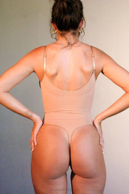 klær sculpting string bodysuit cafe au lait House of CB J6RL1265