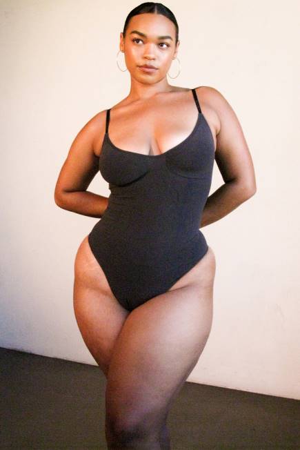 klær sculpting thong bodysuit blekk House of CB J6RL1263