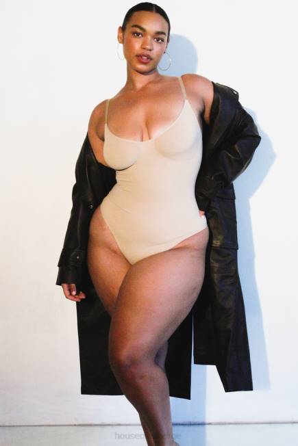 klær sculpting thong bodysuit mandel House of CB J6RL1266