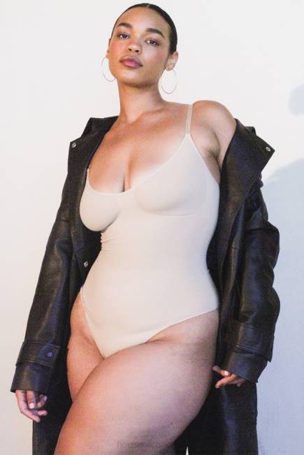 klær sculpting thong bodysuit mandel House of CB J6RL1266