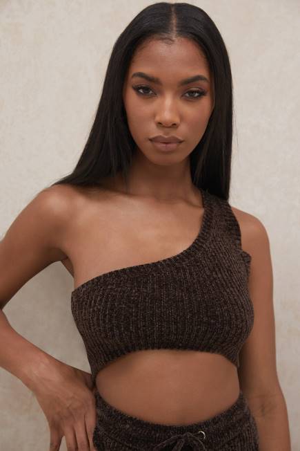 klær charlie sjokolade chenille en skulder crop top House of CB J6RL782