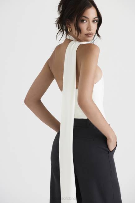 klær farrah ivory sateng bodysuit med sjal hals House of CB J6RL710